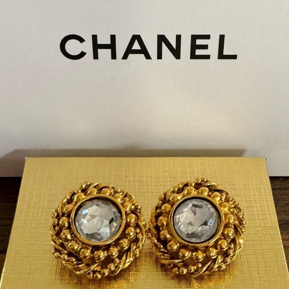 🌟CHANEL🌟Vintage Rhinestone Clip On Earrings - Picture 2 of 5